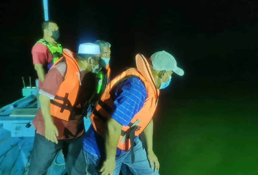 Operasi SAR dijalankan oleh pelbagai agensi serta penduduk kampung.