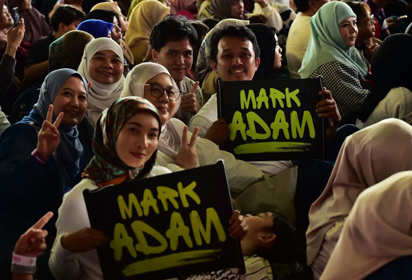 Antara peminat yang membanjiri acara Home of Live @ Hello Putrajaya, pada Sabtu.