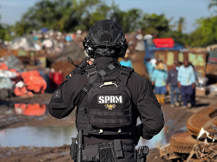 Serbuan dijalankan secara serentak oleh Bahagian Operasi Khas (BOK) SPRM menerusi Pasukan Petugas Pelbagai Agensi (MATF).