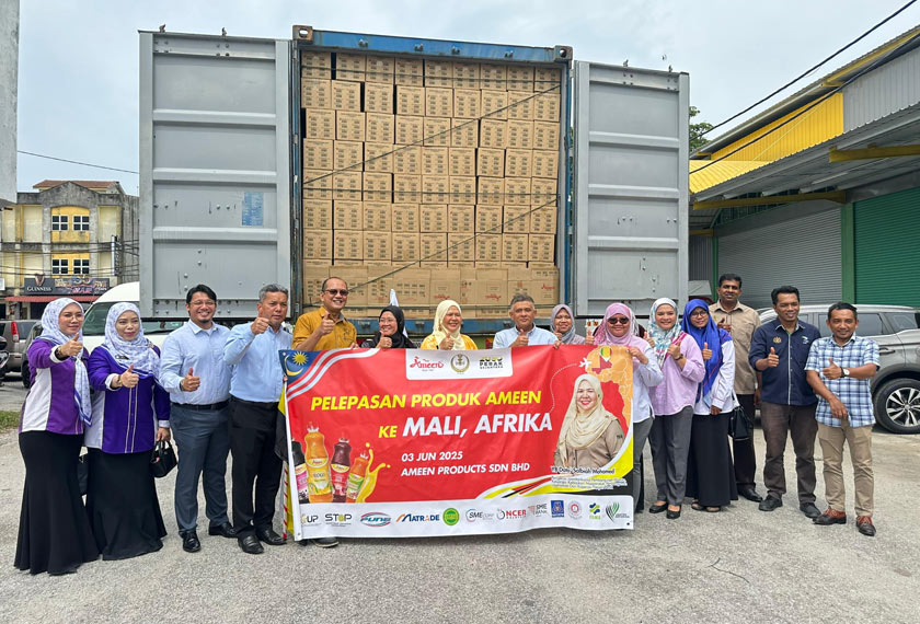 STeP dan agensi membantu dan membangunkan usahawan Perak menembusi pasaran tempatan dan antarabangsa, pelepasan kontena oleh YB Datuk Salbiah, Exco Usahawan Perak.