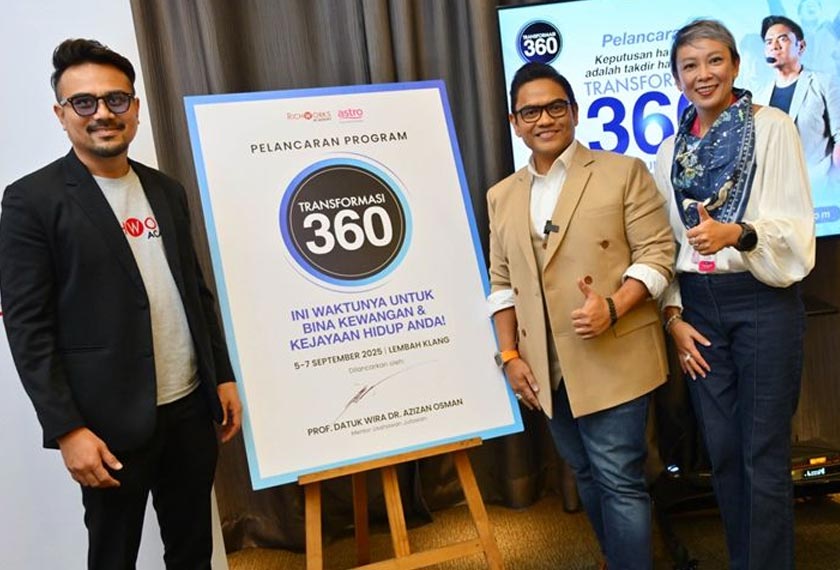 (Dari kiri) Ketua Pegawai Operasi RichWorks Academy, Dr. Radz Mohd, Pengasas & Presiden RichWorks Academy, Prof. Datuk Dr. Azizan Osman, dan Pengarah Digital & Pengalaman Pelanggan Astro, Cynthia Seow. - Foto Richworks 