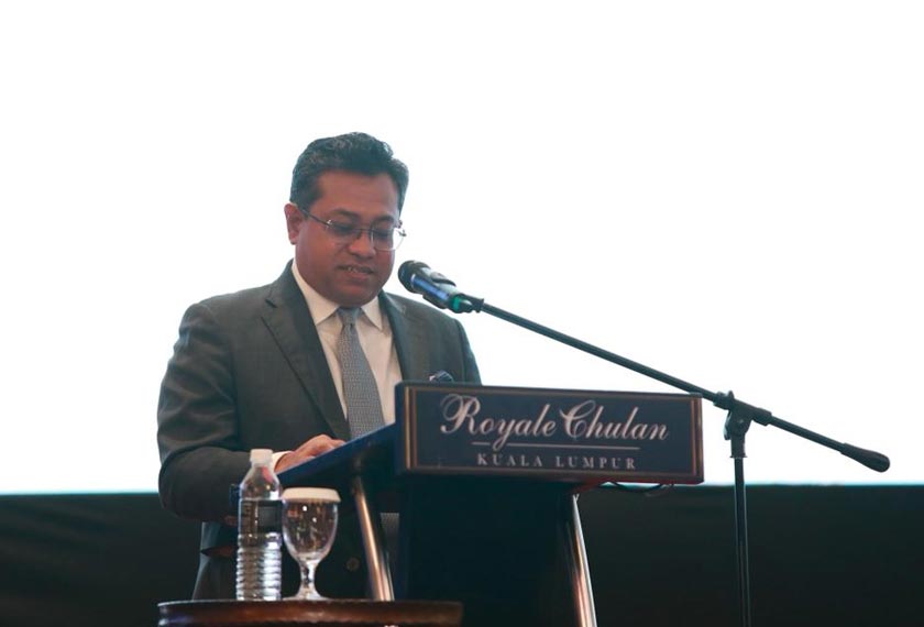 Sikh Shamsul Ibrahim delivers remarks at the Flagship Investment Seminar held at Royale Chulan, Kuala Lumpur. - MIDA