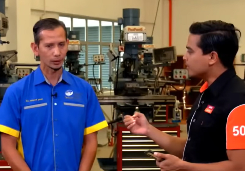 Fasa pertama projek dilaksanakan di daerah Tawau, Sabah — di mana 40 tiang lampu solar telah dipasang secara rintis di kampung-kampung terpilih