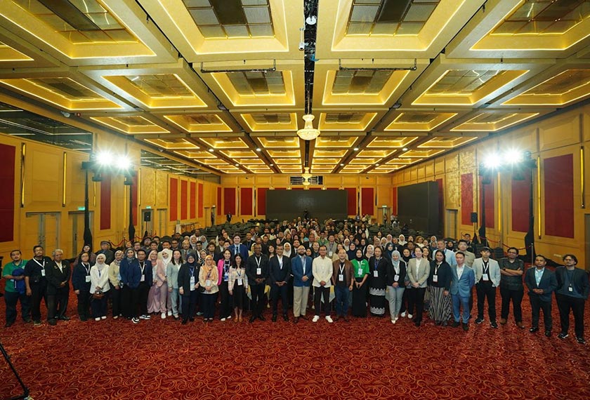 Semua hadirin I-NATION 2025 ketika sesi bergambar bersama di akhir acara. - Foto MRANTI