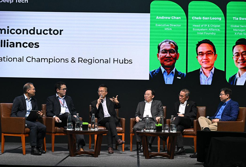 Sesi panel membincangkan masa depan industri semikonduktor dan potensi Malaysia sebagai hab serantau dalam teknologi mendalam (deep tech). - Foto Sidec