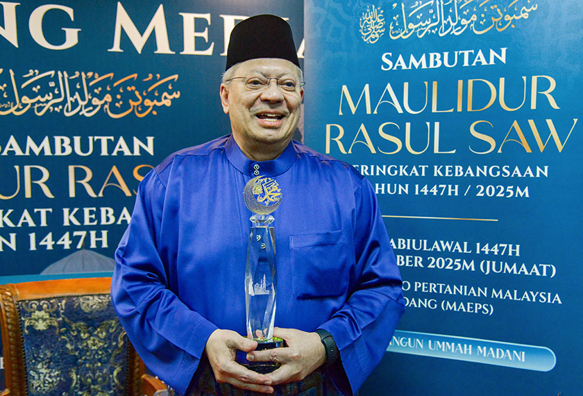 Abdul Rashid menjawab pertanyaan media selepas Sambutan Maulidur Rasul Peringkat Kebangsaan Tahun 1447H/2025M di Taman Ekspo Pertanian Malaysia Serdang (MAEPS) hari ini. -- fotoBERNAMA