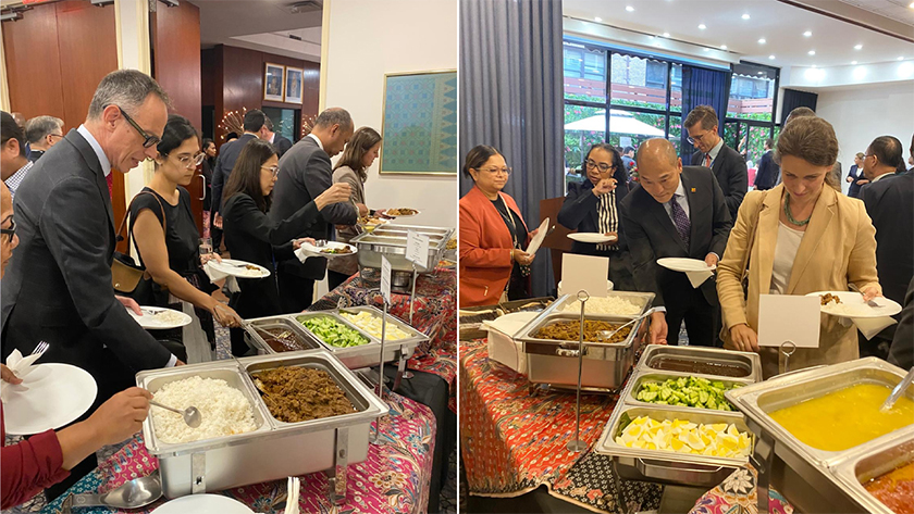 Tetamu menikmati juadah Malaysia pada majlis resepsi Hari Kebangsaan ke-68 dan Hari Malaysia.