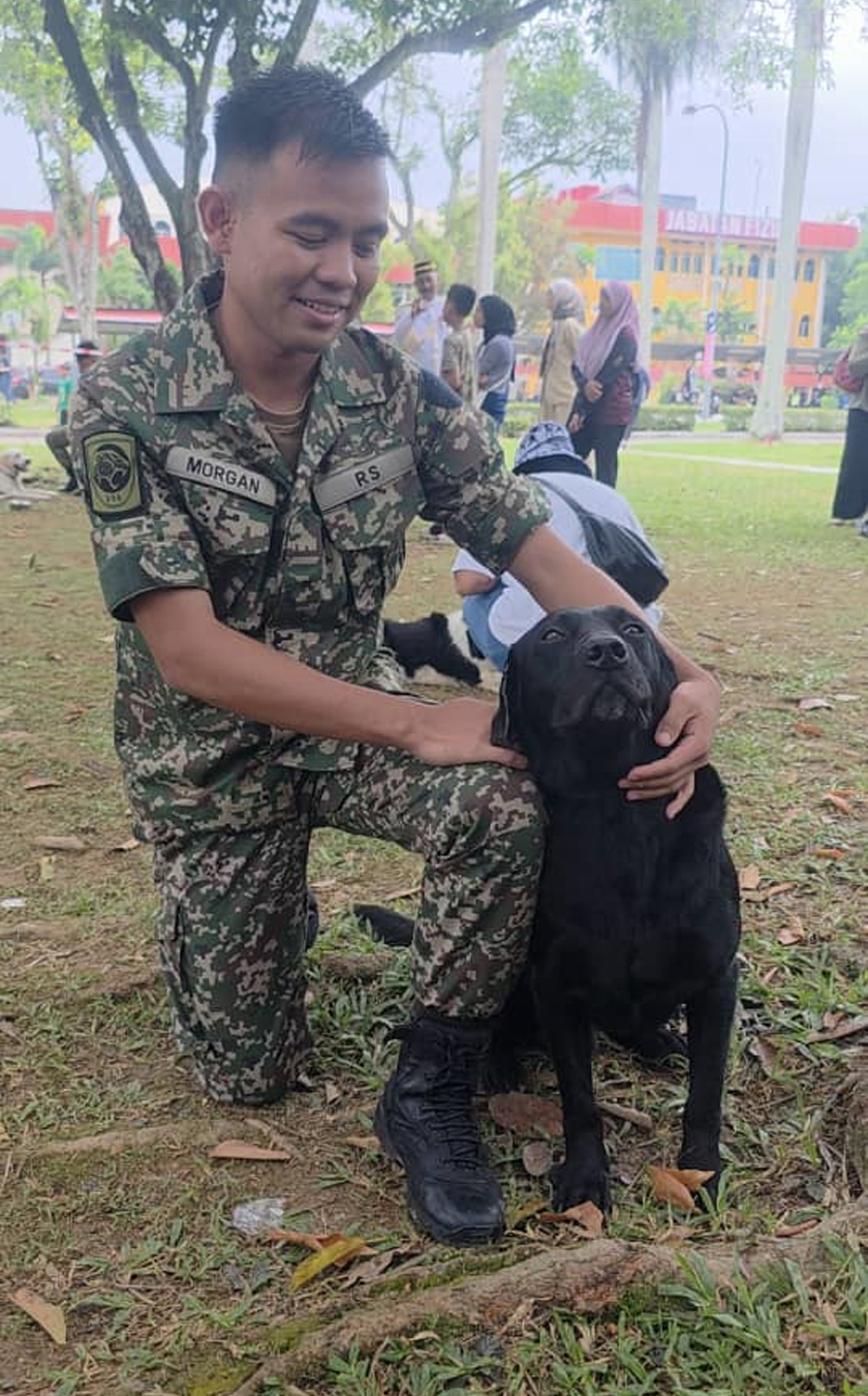 Kaiser nampak manja namun jangan terpedaya kerana ia cukup berdedikasi dalam tugasan. 