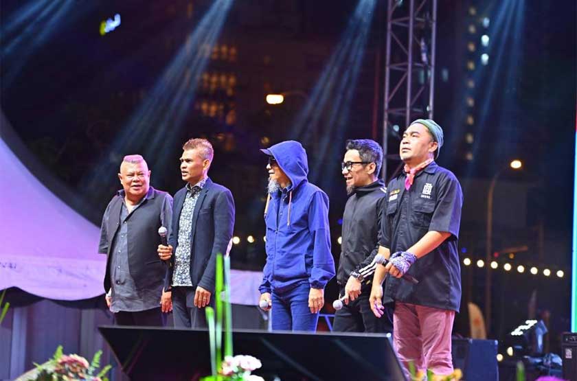 Kumpulan Senario merupakan antara artis yang memeriahkan Kelate Charity&nbsp;Fest.