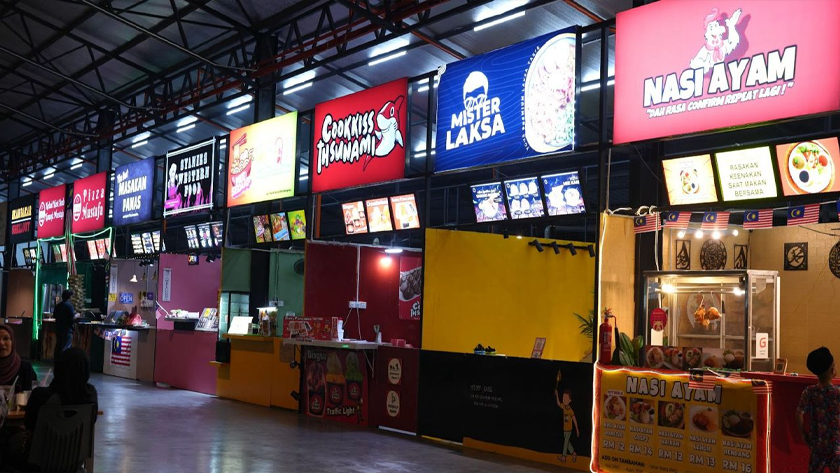 Bangi Square 3 dibanjiri lebih 40 gerai menawarkan pelbagai sajian lokal dan barat bagi memenuhi permintaan pelanggan. - Foto Astro