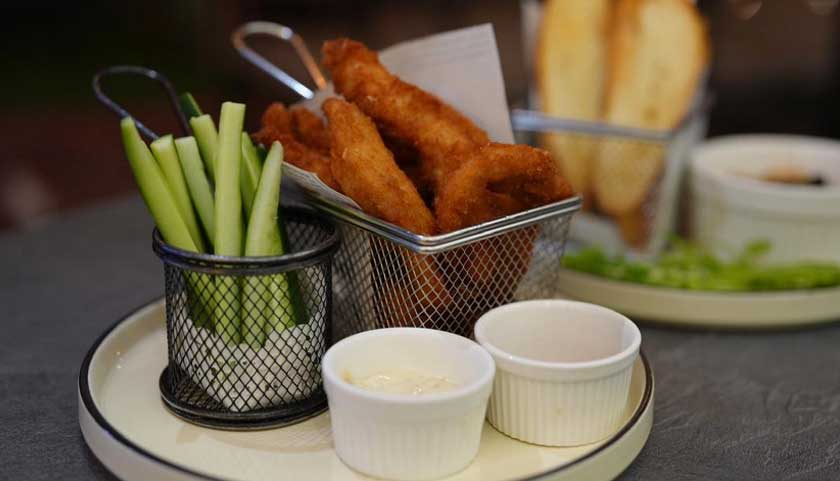 Menu kegemaran ramai di Nest13, Chicken Tender. - Foto Astro