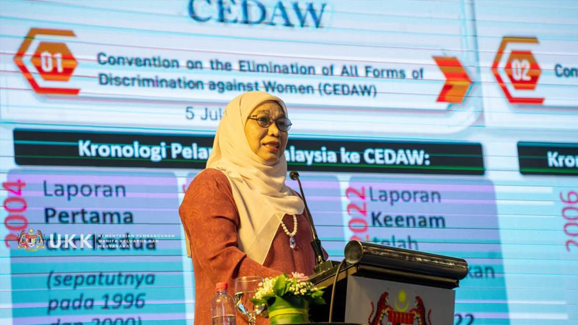 Maziah ketika berucap pada majlis, menekankan prinsip utama CEDAW. - Foto KPWKM