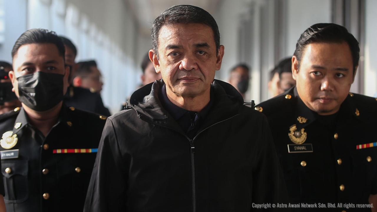 Muhammad Hafizuddeain ketika tiba di Mahkamah Sesyen Kuala Lumpur pada Khamis. - Astro AWANI/Shahir Omar